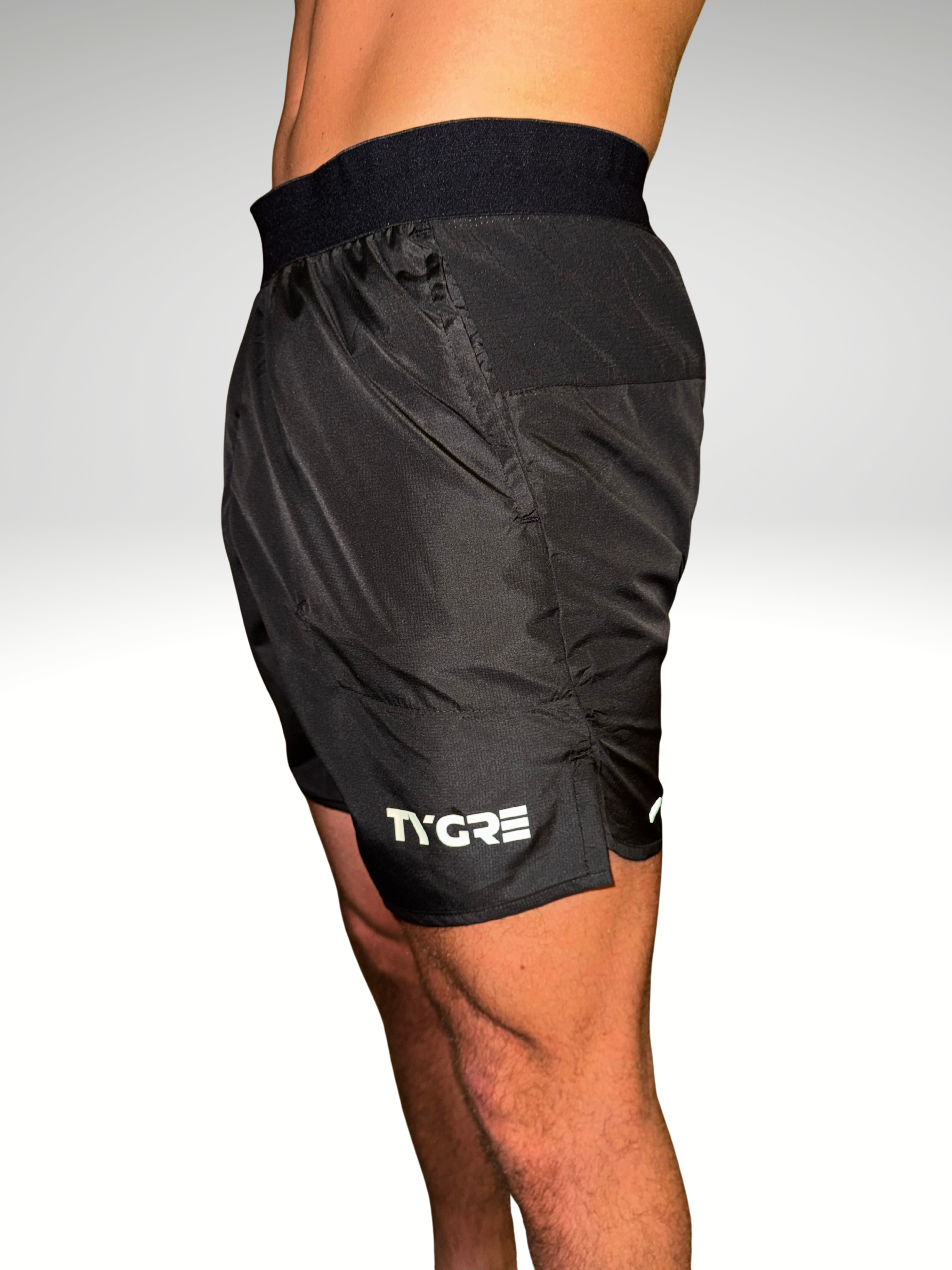 VELOCITY SHORTS - BLACK